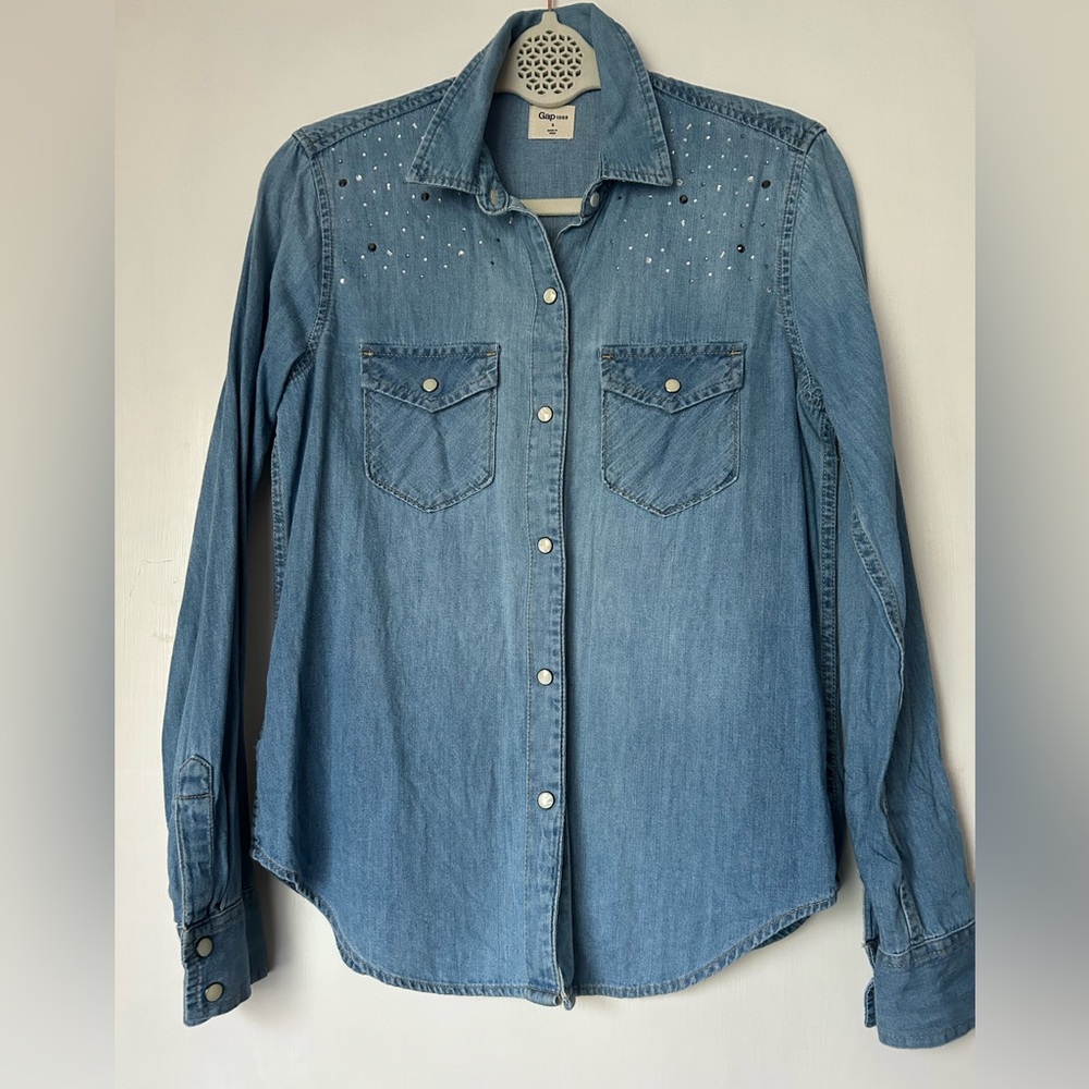 GAP denim chambray shirt with rhinestones and pearl snaps